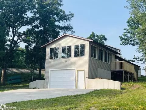 127 Valley Rd, Montezuma, IA 50171