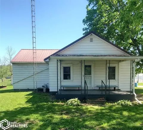 610 Cedar St, Montrose, IA 52639