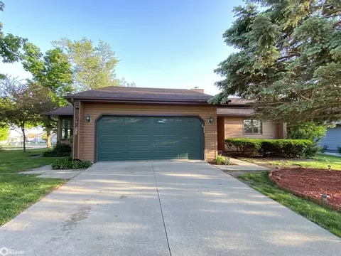 802 W Southridge Rd, Marshalltown, IA 50158