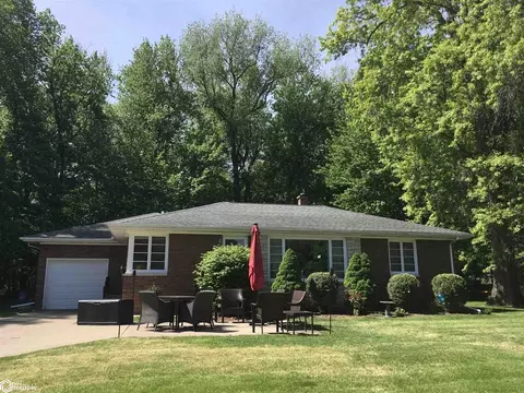 125 Orchard Pl, Burlington, IA 52601