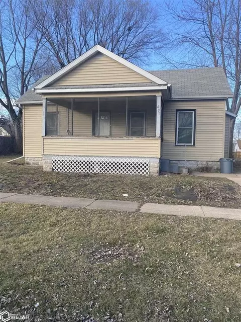 403 W Kirkwood Ave, Fairfield, IA 52556