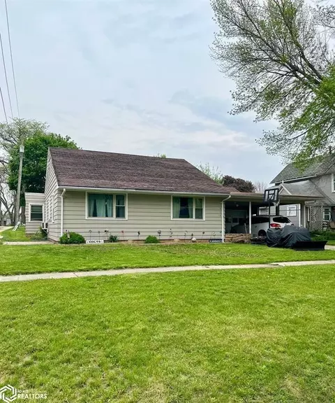 513 1st Ave NE, Clarion, IA 50525