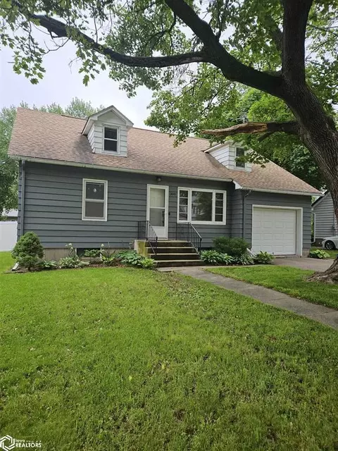 309 S Locust St, Winfield, IA 52659
