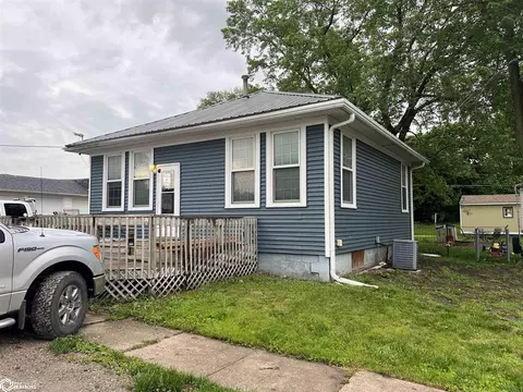 206 S Washington St, New Sharon, IA 50207