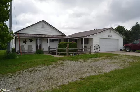 18749 180th St, Sigourney, IA 52591