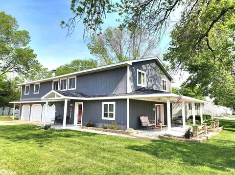 1431 S 8th St, Clear Lake, IA 50428