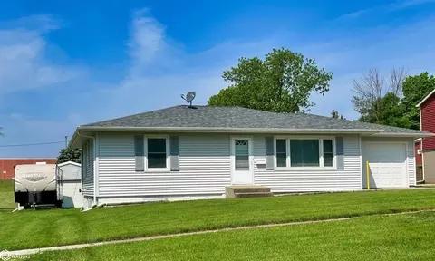 1021 Prairie St, Grinnell, IA 50112