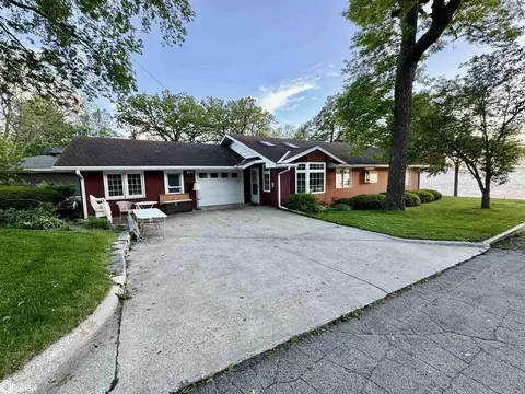 501 S Shore Dr, Clear Lake, IA 50428