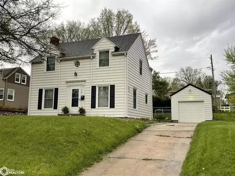 510 W 16th St, Carroll, IA 51401