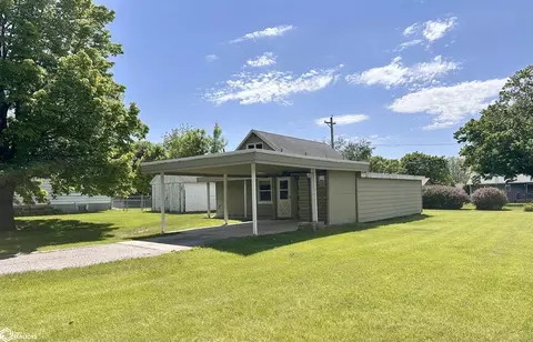 726 N Main St, Kanawha, IA 50447