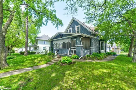 520 S Iowa Ave, Washington, IA 52353