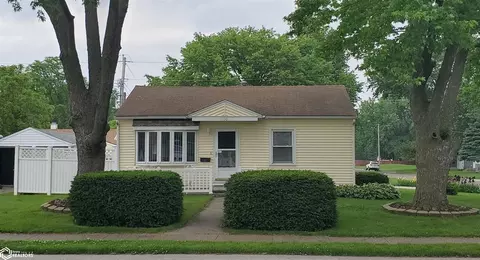 1100 Parkway Dr, Burlington, IA 52601