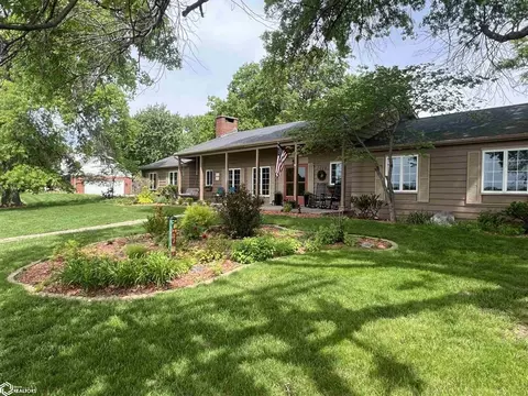 1015 E Harrison Ave, Fairfield, IA 52556