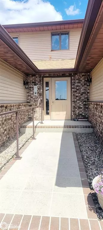 107 Fairway Cir #107A, Garner, IA 50438