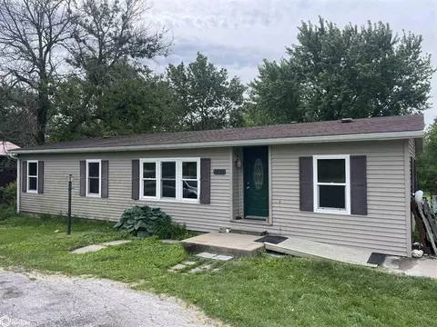 1660 Walnut St, Hamilton, IL 62341