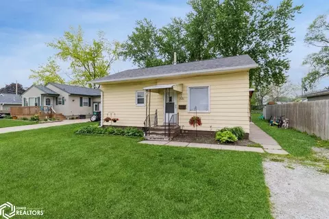 1321 11th St, Nevada, IA 50201