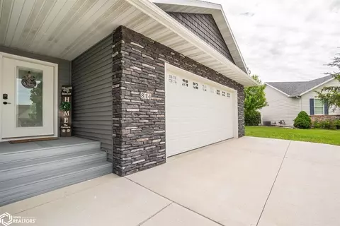 814 SE 17th Ct, Mason City, IA 50401