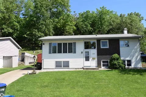 2301 Mokena Ter, Fort Madison, IA 52627