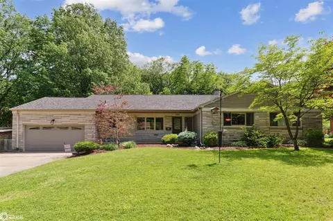 123 Greenwood Dr, Burlington, IA 52601