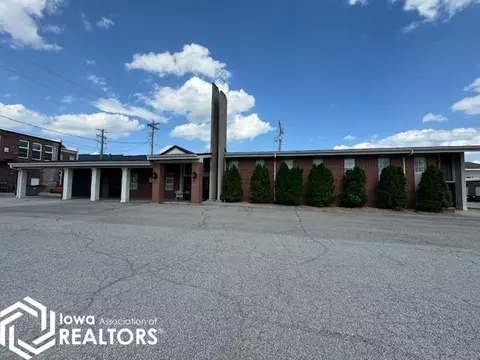 9 2nd Ave E, Albia, IA 52531