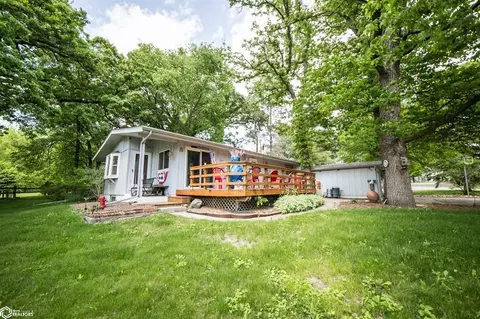 15260 Bashford Ave, Clear Lake, IA 50428