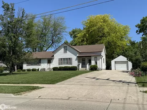 714 W 18th St, Carroll, IA 51401