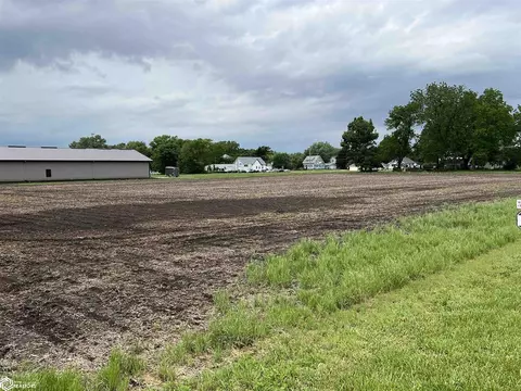 1 North Dr, Middletown, IA 52638