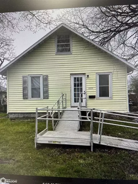 1923 Laurel St, Burlington, IA 52601