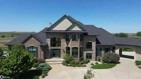 270 Olympic Ave, Carroll, IA 51401