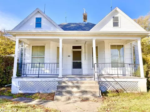 185 N Barnett St, Nauvoo, IL 62354