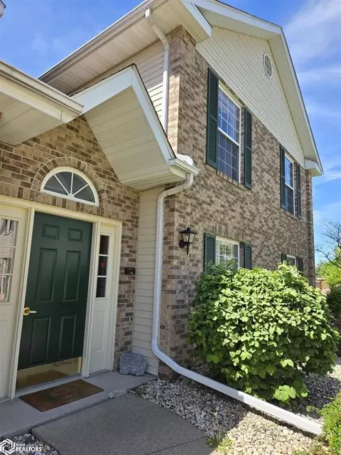 1405 D Orchard Meadow Dr #D, Burlington, IA 52601