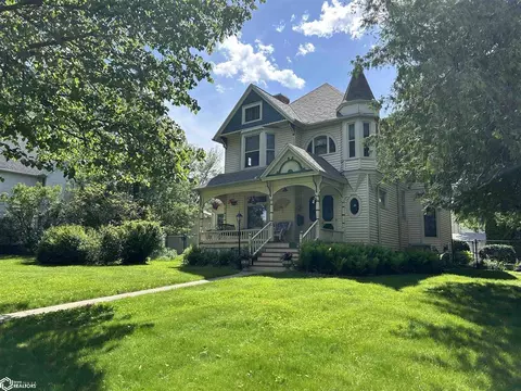 1803 Orchard St, Burlington, IA 52601