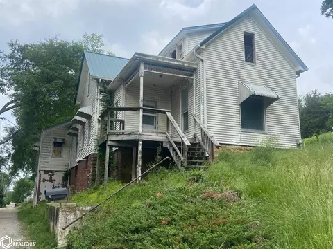 311 7th St, Fort Madison, IA 52627