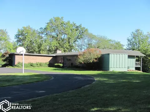 2 Birchwood Heights Dr, Ottumwa, IA 52501