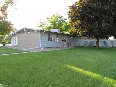 507 W Meadow Ln, Marshalltown, IA 50158