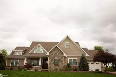 726 Monticello Dr, Burlington, IA 52601
