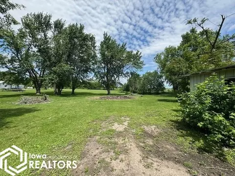 Exterior - 309 E Pleasant, Cincinnati, IA 52549 photo 2 of 4