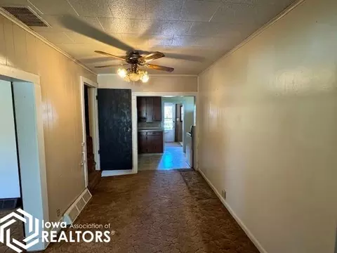 Entry Way - 309 E Pleasant, Cincinnati, IA 52549 photo 1 of 2