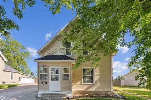 510 17th St, Belle Plaine, IA 52208