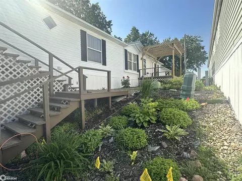809 Quiet Hbr #22, Creston, IA 50801