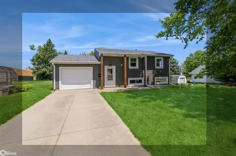 206 Bohen St, Marshalltown, IA 50158