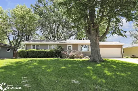712 S Main St, New Sharon, IA 50207