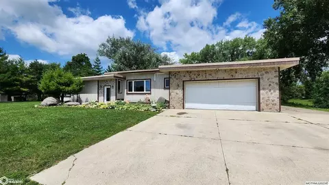 1602 4th St SW, Mason City, IA 50401