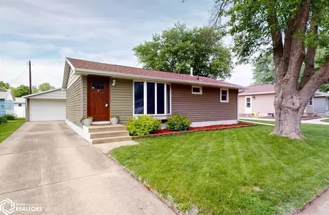 1116 9th St SW, Mason City, IA 50401