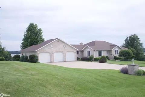 17 Chestnut, Nauvoo, IL 62354