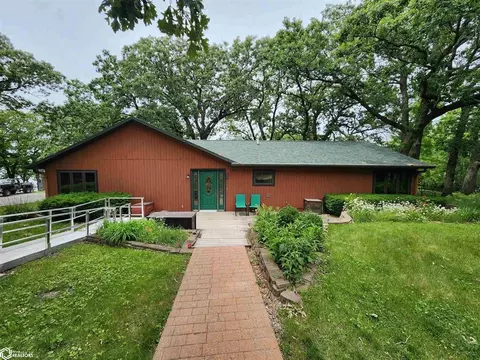 1626 Summit Lake Ave, Creston, IA 50801