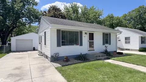 947 17th St NE, Mason City, IA 50401