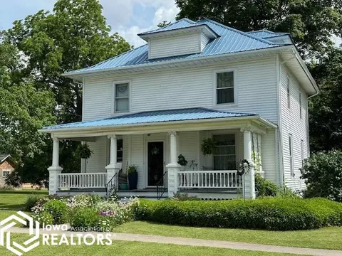 303 W Main St, Wayland, IA 52654