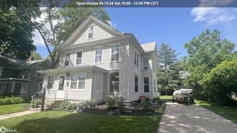 305 Clark St, Charles City, IA 50616