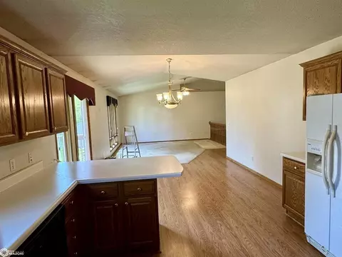504 Ely Dr, Carroll, IA 51401 photo 9
